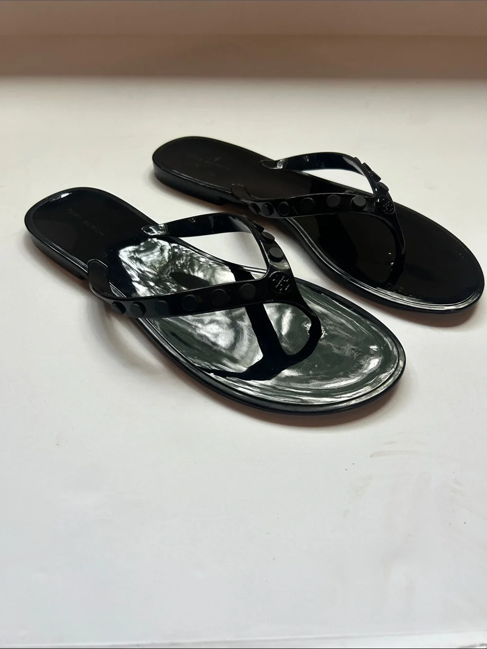 TORY BURCH 10 STUDDED JELLY THONG SANDALS LOGO PERFECT BLACK flip flops